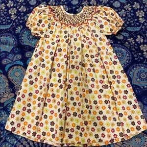 Smocked collar dress with flowers size 3T